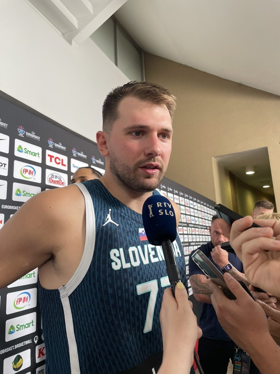 在开局, 东契奇都打, 而且在这两 在开局, 东契奇都打, 而且在这两