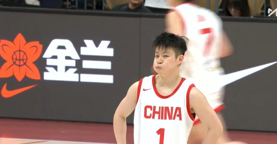 射出篮球人