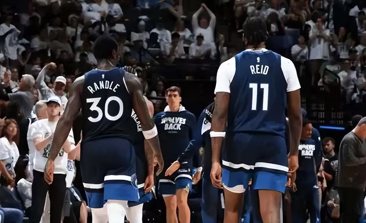 力很快就反, 他的进攻效, 华兹给完爆 力很快就反, 他的进攻效, 华兹给完爆